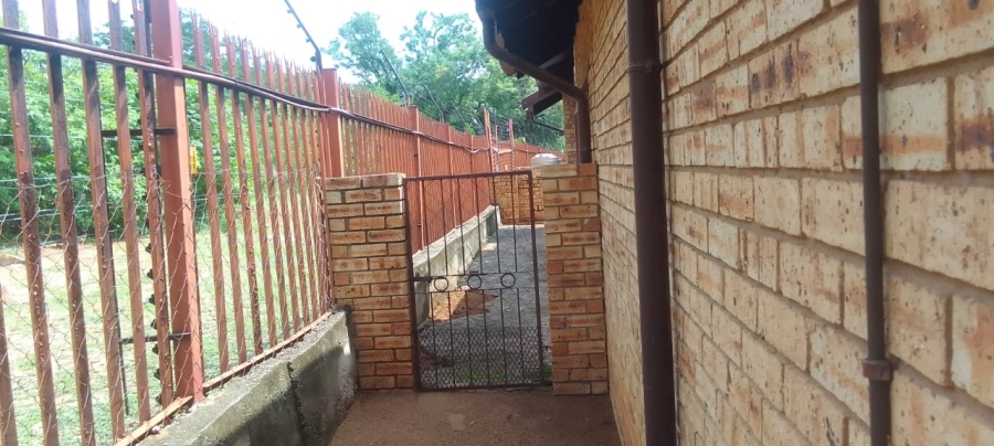 3 Bedroom Property for Sale in Safari Gardens North West